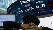 A Bolsa de Valores de Hong Kong lidera as perdas. - Foto: Yonhap/via Reuters