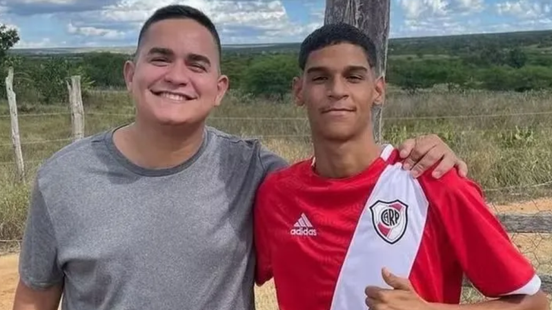 Luva de Pedreiro ao lado de Allan Jesus - Imagem: Reprodução/Instagram