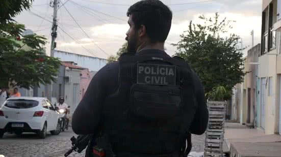De acordo com as investigações da DHPP, a dupla faz parte do grupo criminoso envolvido no assassinato do ex-prefeito - Divulgação/Polícia Civil do RN