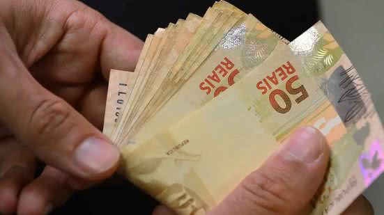 No acumulado do ano, de janeiro a março deste ano, o saldo é de 654.503 novos empregos com carteira assinada - Marcello Casal Jr/Agência Brasil