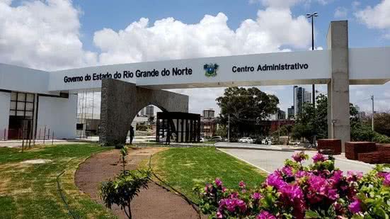 Cadu Xavier, apoiado pela governadora Fátima Bezerra, e Ezequiel Ferreira têm baixa aceitação entre os eleitores do RN. - Reprodução