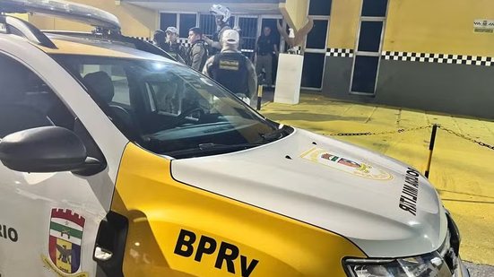 Criança é flagrada pilotando motocicletana Grande Natal - Reprodução