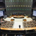 Ministros enfrentam questionamentos sobre asilo diplomático e impactos ambientais, em um momento delicado para o governo. - Reprodução/Agência Brasil