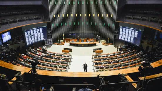 Ministros enfrentam questionamentos sobre asilo diplomático e impactos ambientais, em um momento delicado para o governo. - Reprodução/Agência Brasil