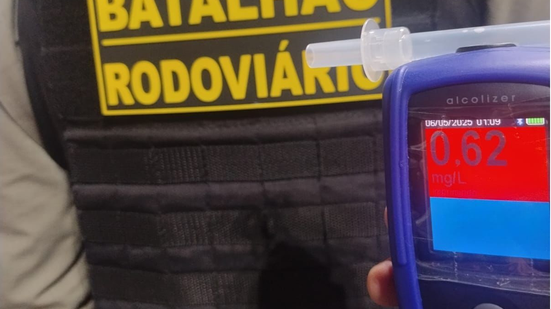 No teste do bafômetro, o aparelho apontou o valor de 0.62mg/l - PMRN