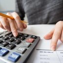 O recente aumento do IOF reacende discussões sobre a política arrecadatória e o impacto nas finanças do país. - Reprodução/FreePik