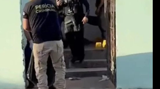 O corpo da vítima foi levado para o Itep-RN, enquanto a comunidade se pergunta sobre a segurança na região após o ataque violento. - Divulgação