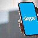 Apesar de contar com mais de 36 milhões de usuários ativos em 2023, o Skype não conseguia mais acompanhar as atualizações de novos softwares - Reprodução/Shutterstock