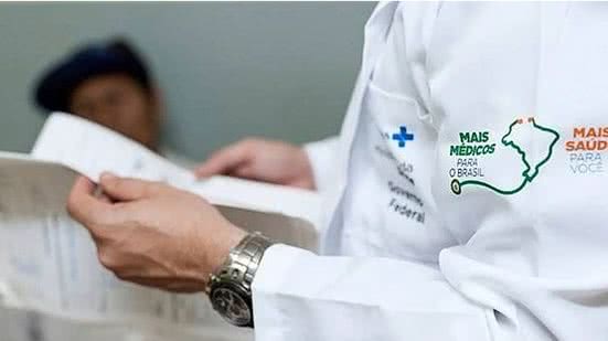 Médicos podem atuar por até 48 meses no programa, recebendo benefícios como bolsa formação e auxílios diversos. - Divulgação