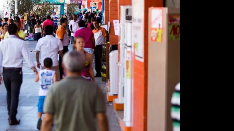 A partir de 16 de maio, a portabilidade permitirá que trabalhadores transfiram dívidas para instituições com juros mais baixos, aumentando a concorrência. - Divulgação