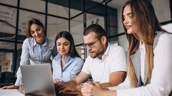 Vinte empresas estarão no local executando processos seletivos presenciais - Reprodução/Freepik
