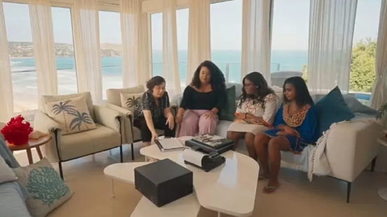 Filhas de Gloria Maria exibem casa da mãe em Búzios - Imagem: Reprodução/Globo