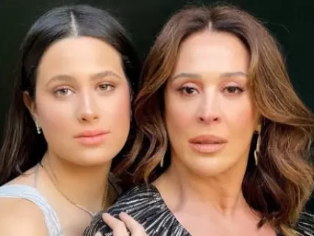 Claudia Raia se declara à filha, Sophia, em formatura em NY - Imagem: Instagram