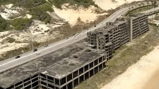 Demolição do pavimento excedente do Hotel BRA se arrasta desde 2023, com prazos e decisões judiciais que têm sido constantemente postergados. - Divulgação