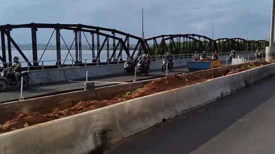 As obras visam garantir a segurança viária e o funcionamento adequado da Ponte de Igapó, importante ligação com a zona Norte. - Divulgação