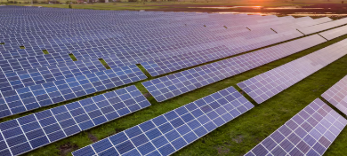 Usinas Solares - Reprodução/Freepik