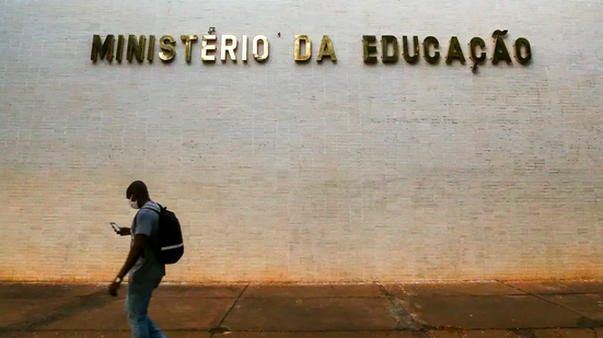 As novas regras representam uma mudança significativa na política de expansão do EAD no Brasil - Marcelo Camargo/Agência Brasil