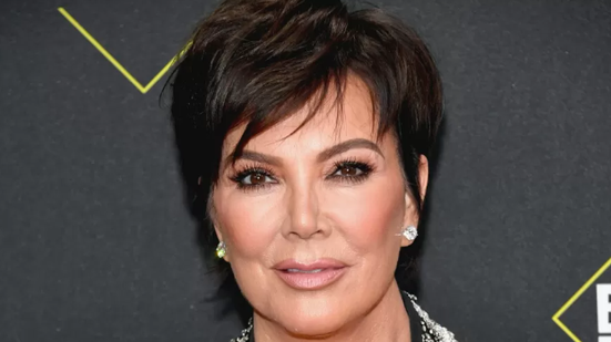 Kris Jenner chama a atenção com visual mais jovial - Imagem: E! Entertainment