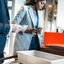 Equipamentos eletrônicos na bagagem têm um papel importante para identificar possíveis ameaças à segurança - Imagem: iStock
