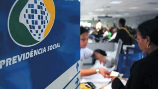 Nomes duplicados e errados foram identificados, evidenciando uma rede de fraudes no cadastro de aposentados do INSS. - Divulgação