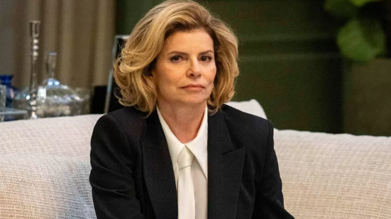Débora Block dá vida à vilã Odete Roitman no remake de 'Vale Tudo' - Imagem: Fábio Rocha/Globo