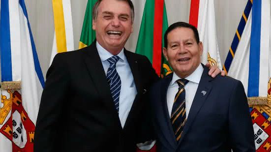 Ex-presidente Jair Bolsonaro e ex-vice-presidente Hamilton Mourão - Alan Santos/Presidência da República