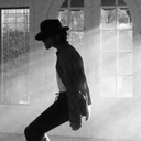 cinebiografia Michael, que retrata a vida do eterno rei do pop, teve sua estreia adiada para 2026 - Reprodução/Internet