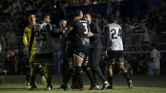 O jogo teve momentos de tensão, incluindo um gol anulado que gerou indignação entre os jogadores do ABC. - Divulgação