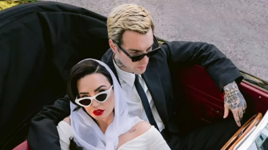 Demi Lovato se casou com artista com quem trabalhou no álbum "Holy Fvck" - Imagem: Reprodução/Redes Sociais