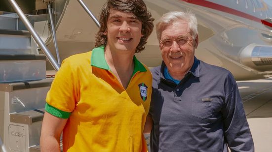A nova gestão da CBF analisa a situação após notificação da FIFA sobre a contratação do técnico Carlo Ancelotti. - Divulgação