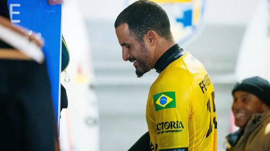 Com uma performance impressionante, Italo Ferreira supera australianos e se destaca na primeira bateria da WSL. - Divulgação/WSL Brasil