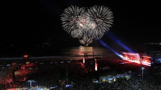A Polícia Civil prendeu um homem e apreendeu um adolescente por planejarem um ataque a bomba durante o show de Lady Gaga no Rio de Janeiro. - Divulgação/Instagram @alexandremacieira | RIOTUR