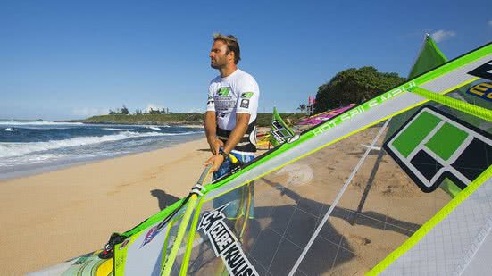 Kauli Seadi - o tricampeão que é ícone do windsurf mundial - Carter- PWA Mormaii