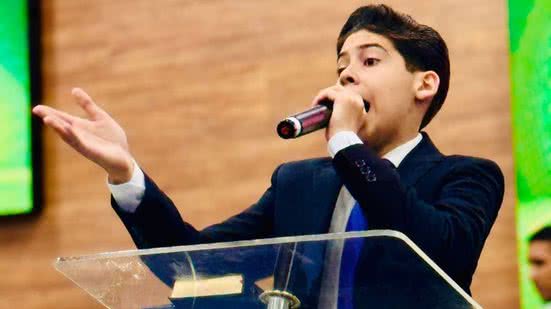 Miguel Oliveira, de 15 anos, desabafa sobre ofensas e defende sua mãe, que luta contra o câncer. - Divulgação