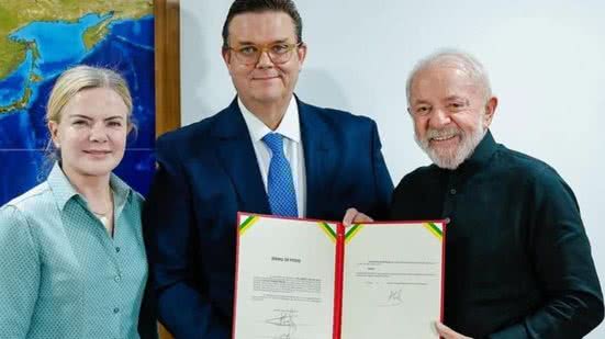 Imagem [VÍDEO] Novo ministro da previdência diz estar “animado”, mas oposição pede sua saída