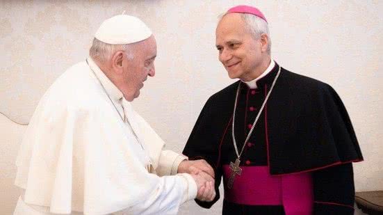 Papa Francisco e papa Leão XIV - Reprodução