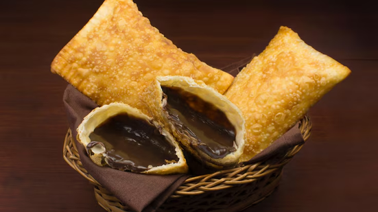 Criminosa utilizou óleo de chenille para envenenar os pastéis, uma substância usada no combate a lagartas - Reprodução/Freepik