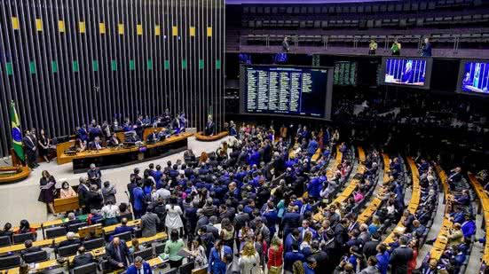 O Brasil passa por uma significativa reconfiguração partidária, com a redução do número de partidos devido a fusões e incorporações. - Divulgação