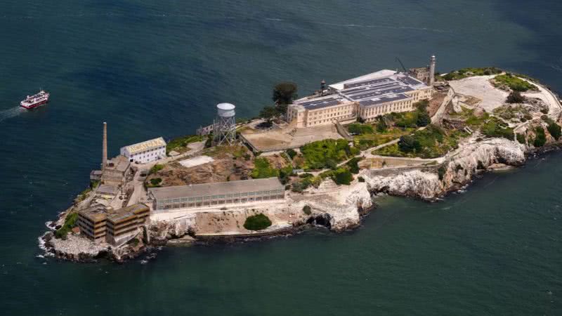 A nova Alcatraz será um símbolo de 'Lei, Ordem e Justiça' em meio a controvérsias e reações internacionais. - Divulgação