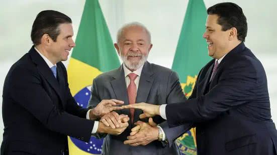 Entre os parlamentares, Hugo Motta recebeu a maior diária, enquanto outros membros da comitiva também tiveram valores significativos pagos pelo governo. - Reprodução/Agência Brasil