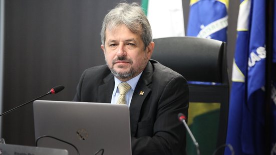 A aposentadoria antecipada de Rinaldo Reis Lima é cercada de polêmicas, incluindo investigações sobre diárias e um atentado contra sua vida. - Divulgação