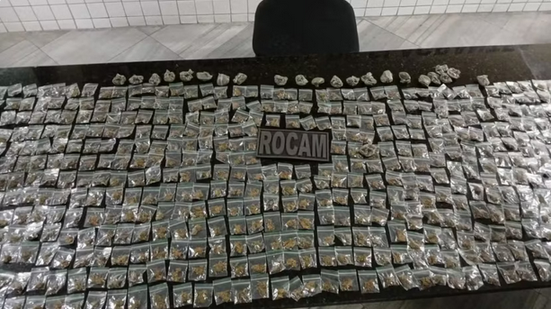 Idosa é surpreendida com 655 porções de skunk e acaba presa em Natal - Inter TV Cabugi