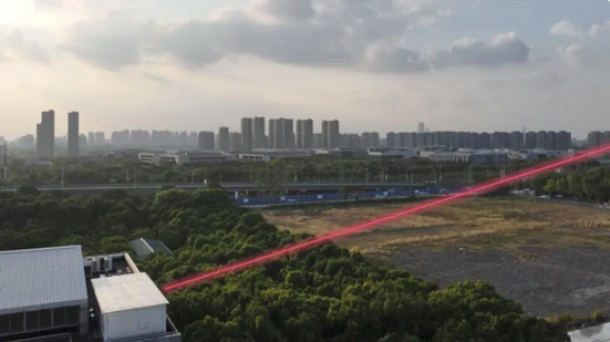 China revoluciona com laser que lê microtextos a quilômetros de distância - Reprodução