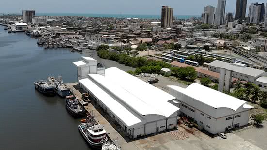 Com capacidade para estocar 50 mil quilos de pescado, terminal atenderá tanto a pesca industrial quanto a artesanal, beneficiando a comunidade local. - Divulgação