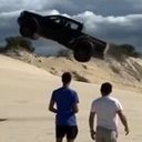 A região é popular entre turistas e praticantes de esportes off-road, levando a preocupações com a segurança nas dunas. - Reprodução/Redes Sociais