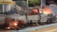 Após a morte de Flávia Talita, moradores de Cerro Corá queimaram o carro do motorista envolvido no atropelamento na praça Maria Luzia Guimarães. - Reprodução