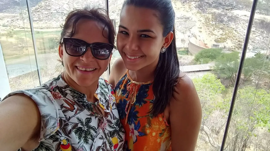 Maria Ozanete Dantas, mãe da universitária Zaira Cruz, de 22 anos - Foto cedida pela família