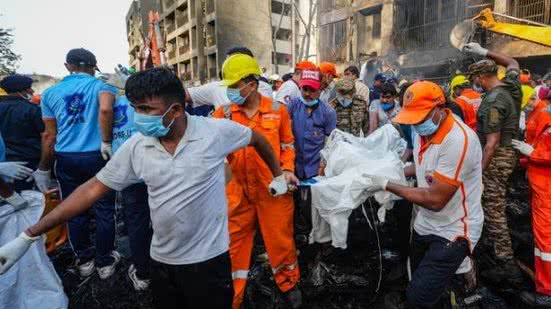 A aeronave caiu logo após a decolagem, atingindo um bairro residencial e resultando em 38 mortes em solo, além das vítimas a bordo. - Reprodução