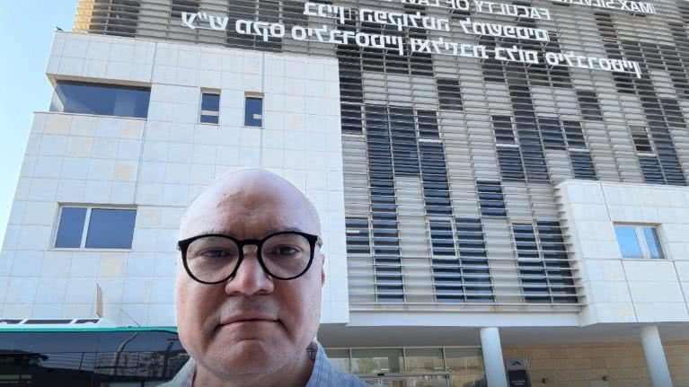 Vagner Araújo, secretário de Planejamento de Natal, busca autorização para deixar Israel em meio a conflitos com o Irã. - Reprodução/Redes Sociais