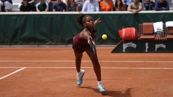 Na partida em questão, Victoria derrotou de virada a atual número 12 ranking da ITF - Nicolas Gouhier/FFT